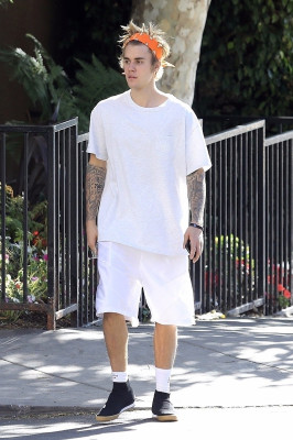 12.05 | Justin Bieber no Runyon Canyon Park em Los Angeles, Califórnia