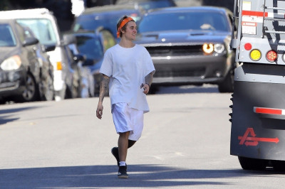 12.05 | Justin Bieber no Runyon Canyon Park em Los Angeles, Califórnia