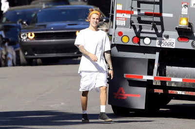 12.05 | Justin Bieber no Runyon Canyon Park em Los Angeles, Califórnia