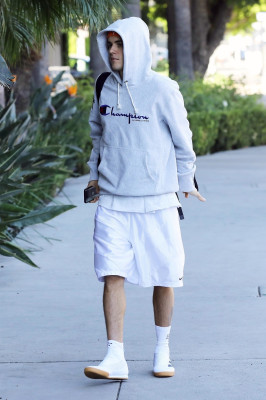 12.05 | Justin Bieber em Los Angeles, na Califórnia