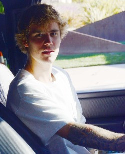 12.05 | Justin Bieber em Beverly Hills, na Califórnia