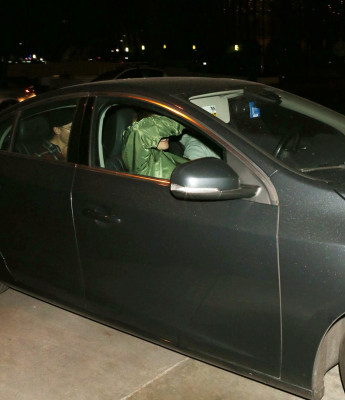 12.06 | Justin Bieber chegando no Saban Theatre em Beverly Hills, Califórnia