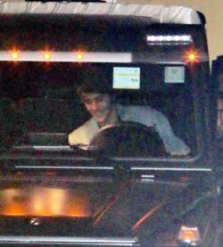 13.12 | Justin Bieber deixando o Saban Theatre em Beverly Hills, Califórnia