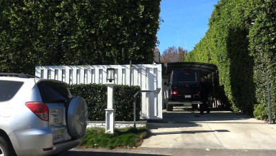 14.12 | Justin Bieber chegando na casa de Selena Gomez em Studio City, Califórnia