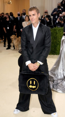 13.09 | Chegando no Met Gala 2021 — “In America: A Lexicon of Fashion”