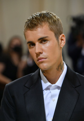 13.09 | Chegando no Met Gala 2021 — “In America: A Lexicon of Fashion”