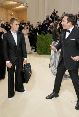 13.09 | Chegando no Met Gala 2021 — “In America: A Lexicon of Fashion”
