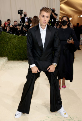 13.09 | Chegando no Met Gala 2021 — “In America: A Lexicon of Fashion”