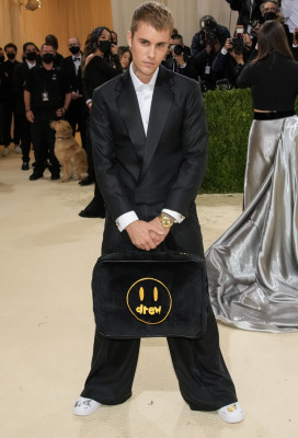 13.09 | Chegando no Met Gala 2021 — “In America: A Lexicon of Fashion”