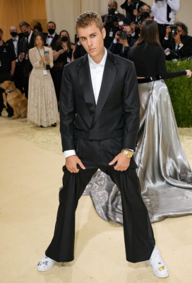 13.09 | Chegando no Met Gala 2021 — “In America: A Lexicon of Fashion”