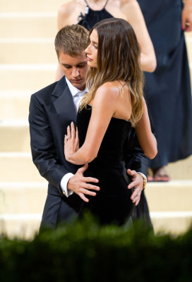 13.09 | Chegando no Met Gala 2021 — “In America: A Lexicon of Fashion”