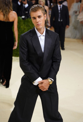 13.09 | Chegando no Met Gala 2021 — “In America: A Lexicon of Fashion”