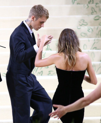 13.09 | Chegando no Met Gala 2021 — “In America: A Lexicon of Fashion”