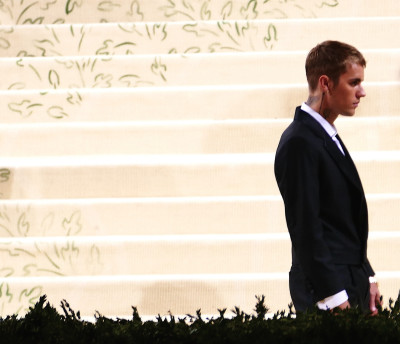 13.09 | Chegando no Met Gala 2021 — “In America: A Lexicon of Fashion”