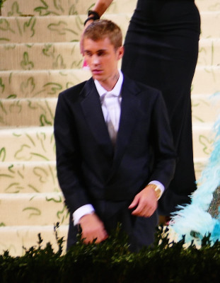 13.09 | Chegando no Met Gala 2021 — “In America: A Lexicon of Fashion”