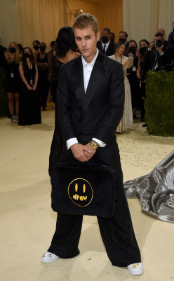 13.09 | Chegando no Met Gala 2021 — “In America: A Lexicon of Fashion”