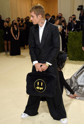 13.09 | Chegando no Met Gala 2021 — “In America: A Lexicon of Fashion”