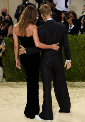 13.09 | Chegando no Met Gala 2021 — “In America: A Lexicon of Fashion”