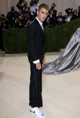 13.09 | Chegando no Met Gala 2021 — “In America: A Lexicon of Fashion”