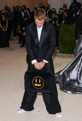 13.09 | Chegando no Met Gala 2021 — “In America: A Lexicon of Fashion”