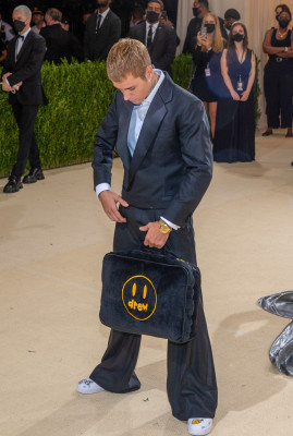 13.09 | Chegando no Met Gala 2021 — “In America: A Lexicon of Fashion”