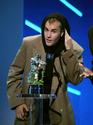 12.09 | MTV Video Music Awards (Show)