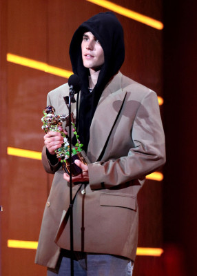 12.09 | MTV Video Music Awards (Show)