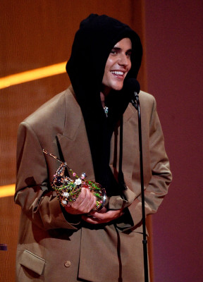 12.09 | MTV Video Music Awards (Show)