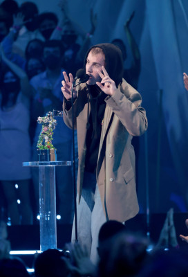12.09 | MTV Video Music Awards (Show)