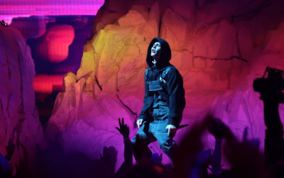 12.09 | Performando no MTV Video Music Awards com The Kid Laroi