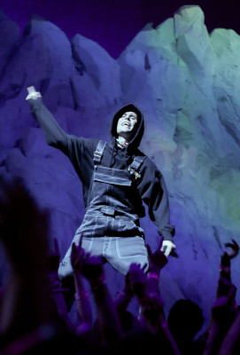 12.09 | Performando no MTV Video Music Awards com The Kid Laroi