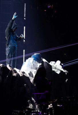 12.09 | Performando no MTV Video Music Awards com The Kid Laroi
