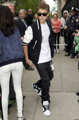 27.04 | Justin Bieber chegando no Tribeca Film Festival