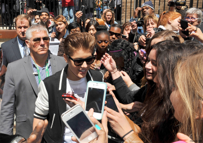 27.04 | Justin Bieber chegando no Tribeca Film Festival