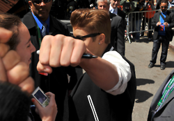 27.04 | Justin Bieber chegando no Tribeca Film Festival