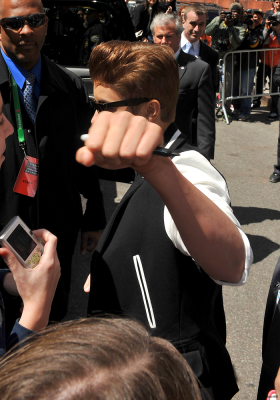 27.04 | Justin Bieber chegando no Tribeca Film Festival