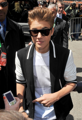 27.04 | Justin Bieber chegando no Tribeca Film Festival