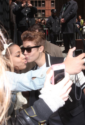 27.04 | Justin Bieber chegando no Tribeca Film Festival