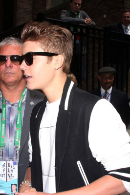 27.04 | Justin Bieber chegando no Tribeca Film Festival