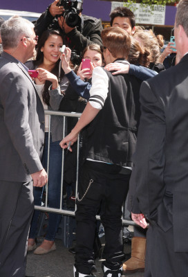 27.04 | Justin Bieber chegando no Tribeca Film Festival