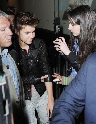 12/04 - Justin Bieber chegando na KISS FM