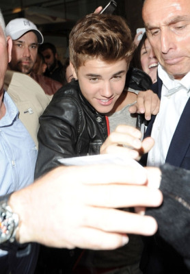 12/04 - Justin Bieber chegando na KISS FM