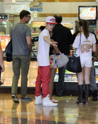 23.07 | Justin Bieber no cinema, em Los Angeles