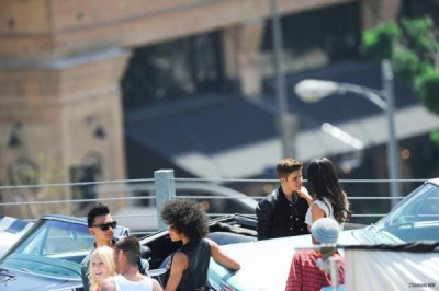 21.04 | Justin Bieber nos bastidores de Boyfriend