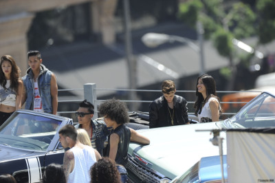 21.04 | Justin Bieber nos bastidores de Boyfriend