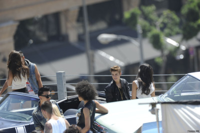 21.04 | Justin Bieber nos bastidores de Boyfriend