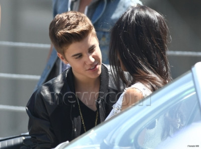 21.04 | Justin Bieber nos bastidores de Boyfriend