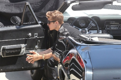 21.04 | Justin Bieber nos bastidores de Boyfriend