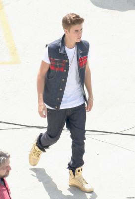 21.04 | Justin Bieber nos bastidores de Boyfriend
