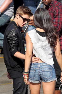 21.04 | Justin Bieber nos bastidores de Boyfriend